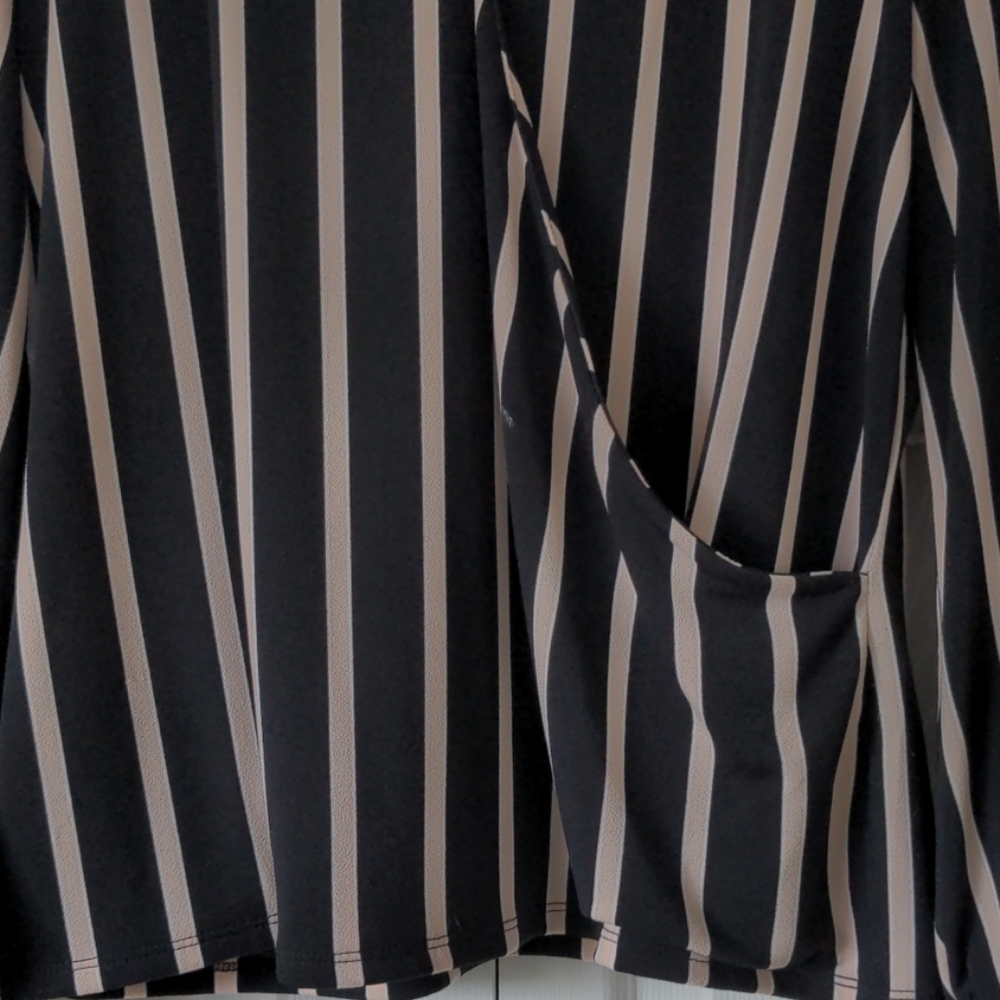 Wrap blouse - Picture 3 of 4
